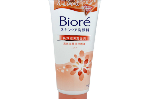 Kao - Biore Mousse pour le visage Rich - 100g